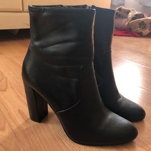 Steve Madden leather bootie